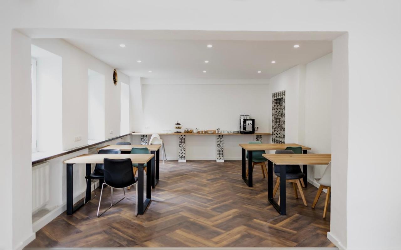 Hotel Cristallo Landshut Bagian luar foto