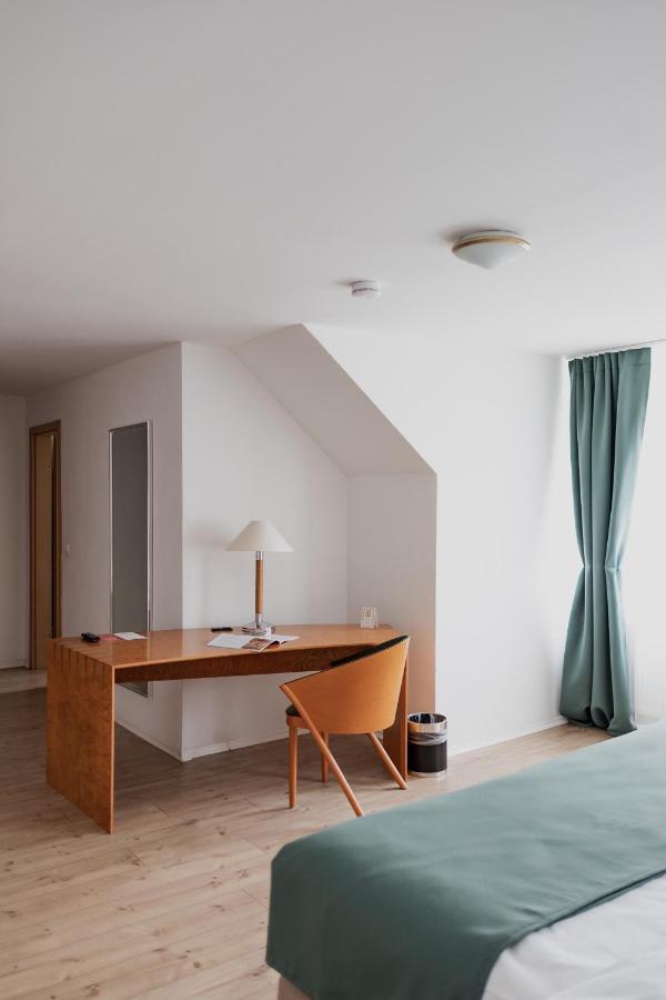 Hotel Cristallo Landshut Bagian luar foto